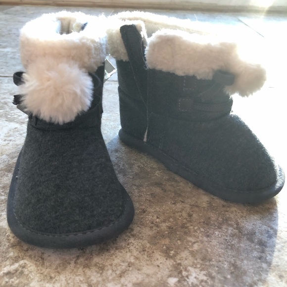 Carter's Other - 🔴Infant slipper boots size 6-9 months